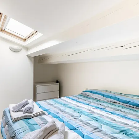 Apartment Guesthost - Modern 350mt From Piazza Del Popolo! Pesaro