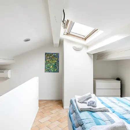 Appartement Guesthost - Modern 350mt From Piazza Del Popolo! Pesaro
